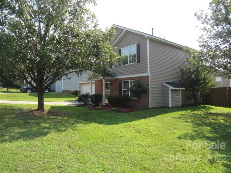 Property image 2 at 904 Back Bay Court, Kannapolis, NC 28083