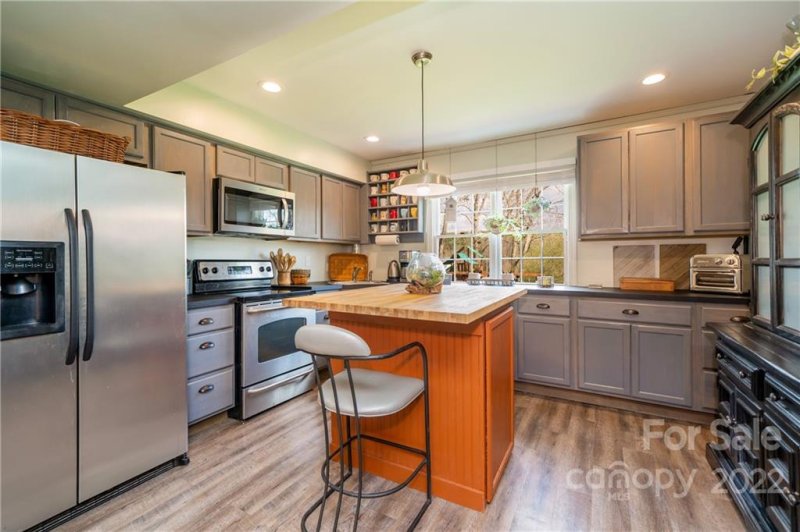 Property image 3 at 23 Pleasant Run, Asheville, NC 28806