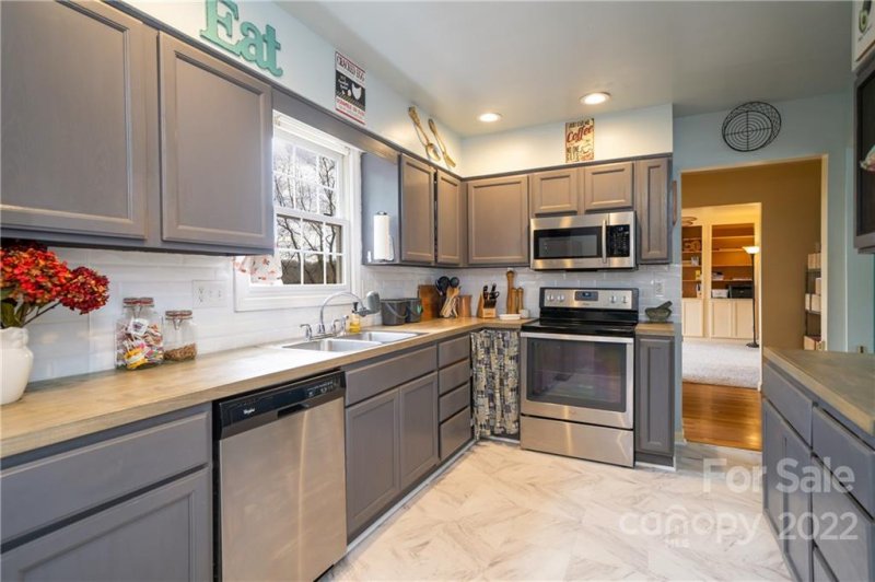 Property image 4 at 23 Pleasant Run, Asheville, NC 28806