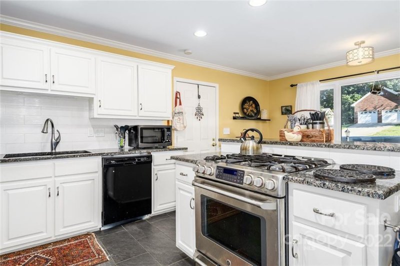 Property image 4 at 1418 34th Avenue Lane, Hickory, NC 28601