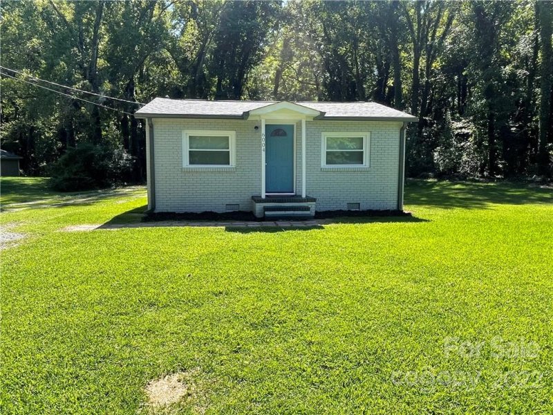 Property image 2 at 6004 Carver Boulevard, Charlotte, NC 28269