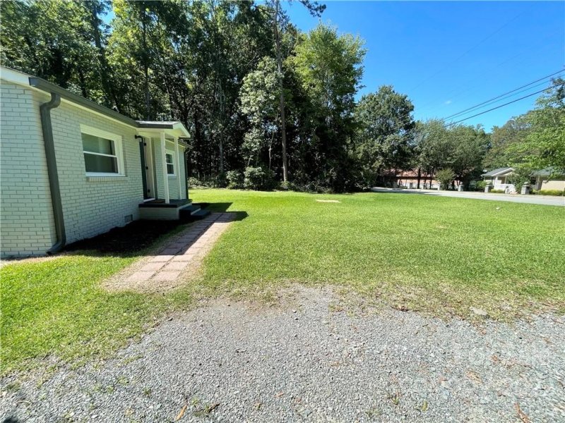 Property image 3 at 6004 Carver Boulevard, Charlotte, NC 28269