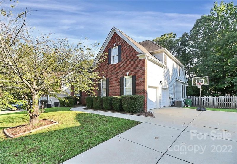 Property image 3 at 7905 Harrington Woods Road, Charlotte, NC 28269