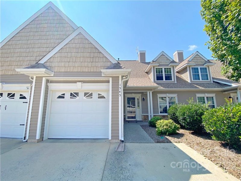 Property image 2 at 1545 16th Avenue, Hickory, NC 28601