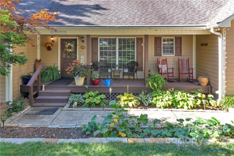 Property image 3 at 464 Chapel Road, Black Mountain, NC 28711