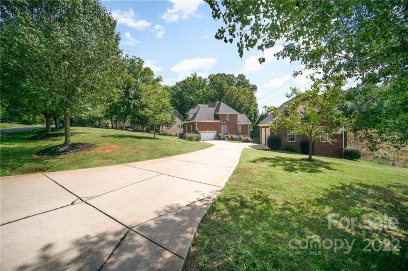 Property image 3 at 125 Streamside Place, Mooresville, NC 28115