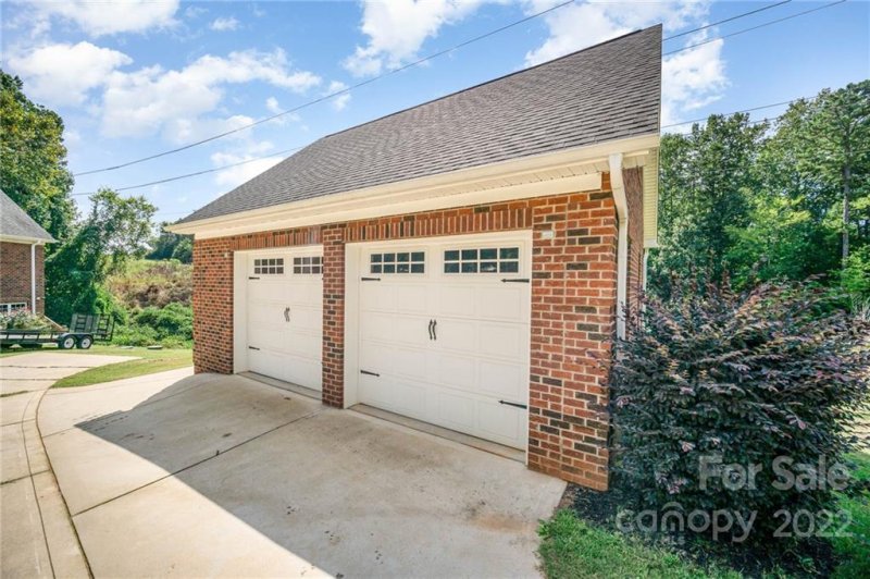 Property image 4 at 125 Streamside Place, Mooresville, NC 28115
