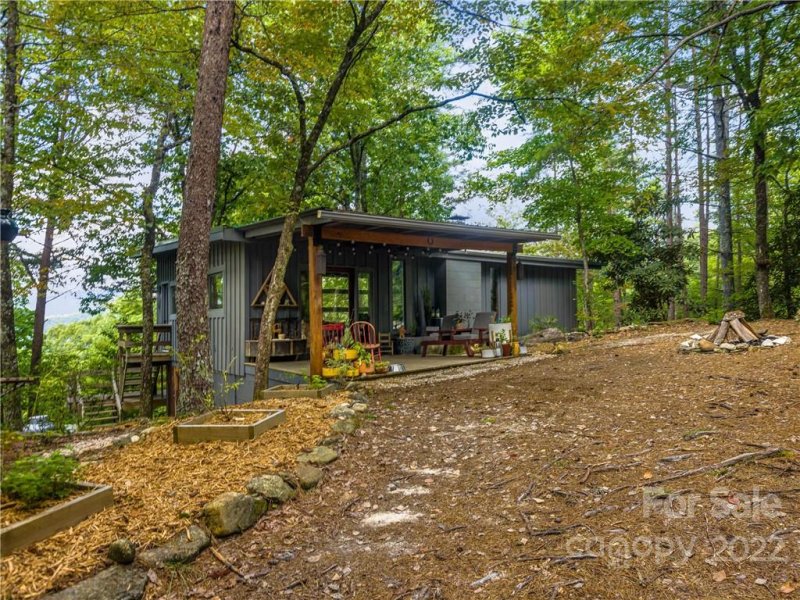 547 Round Mountain Road