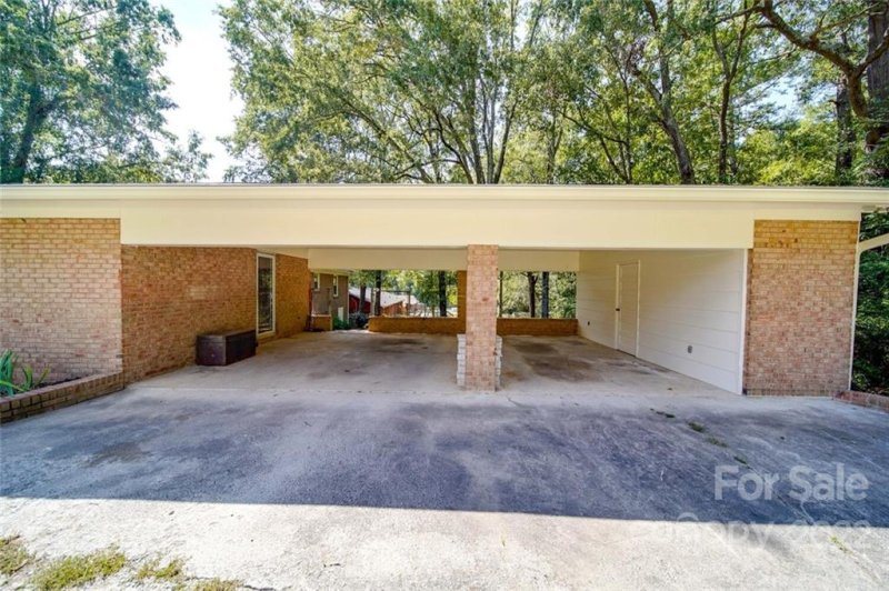 Property image 2 at 210 Cliffside Drive, Kannapolis, NC 28081