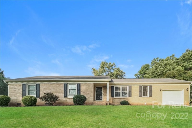 Property image 2 at 2125 Helen Drive, Gastonia, NC 28054