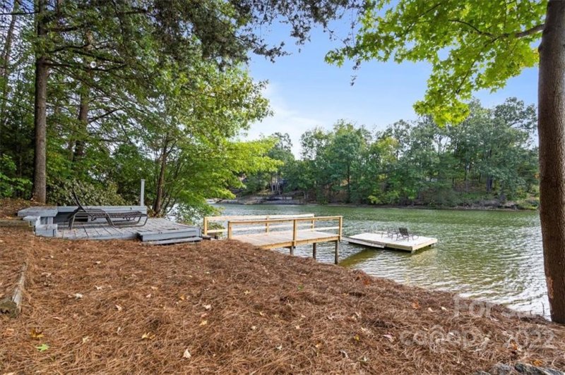 Property image 3 at 6965 Navajo Trail, Sherrills Ford, NC 28673