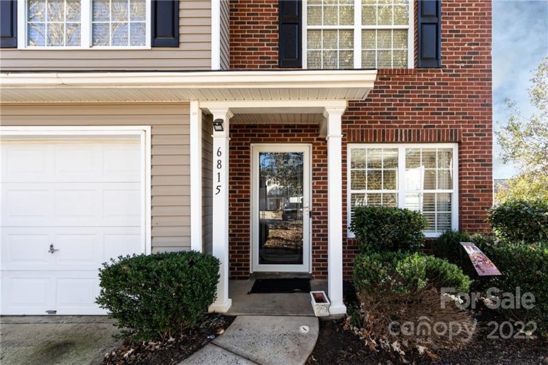 Property image 4 at 6815 Squirrels Foot Court, Charlotte, NC 28217