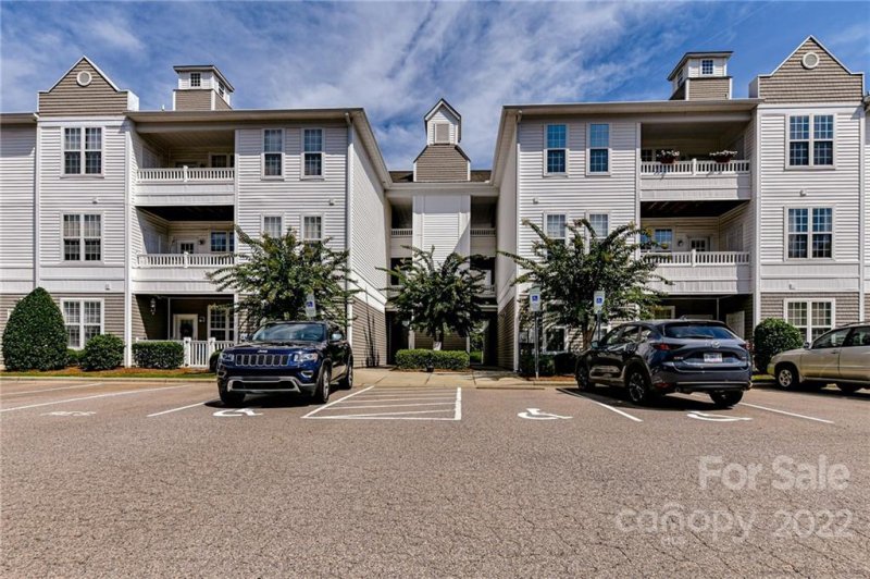 Property image 3 at 18001 Delmas Drive, Cornelius, NC 28031