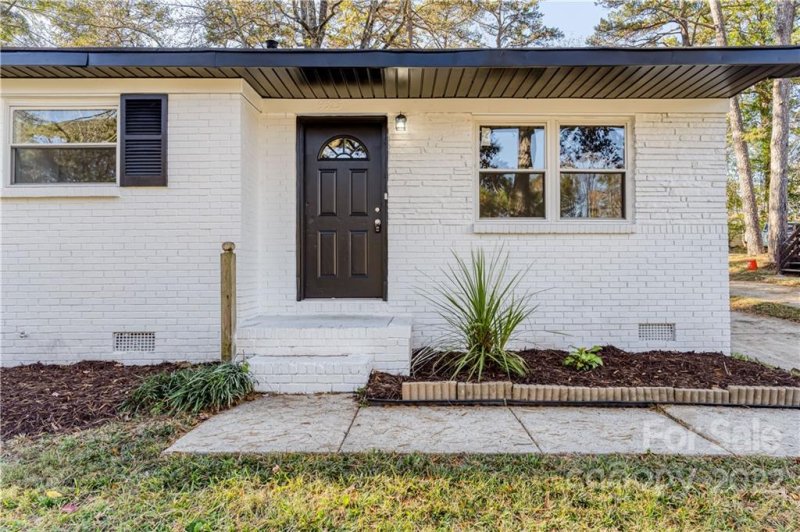 Property image 3 at 9323 Feldbank Drive, Charlotte, NC 28216