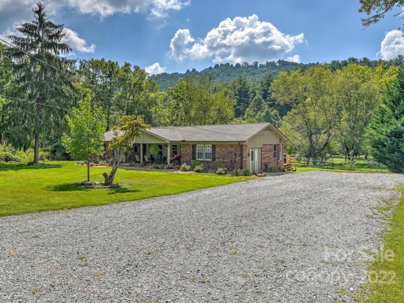 Property image 3 at 134 Moody Street, Hendersonville, NC 28739