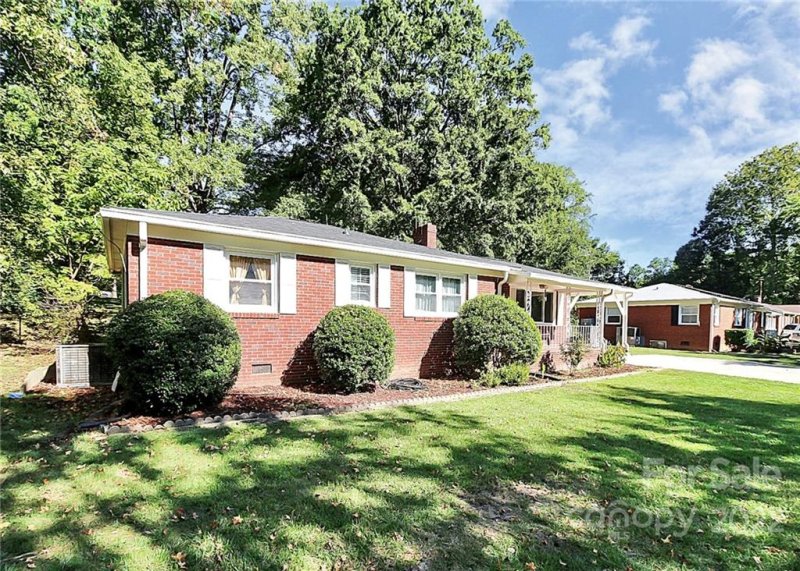 Property image 2 at 5427 Twin Lane, Charlotte, NC 28269