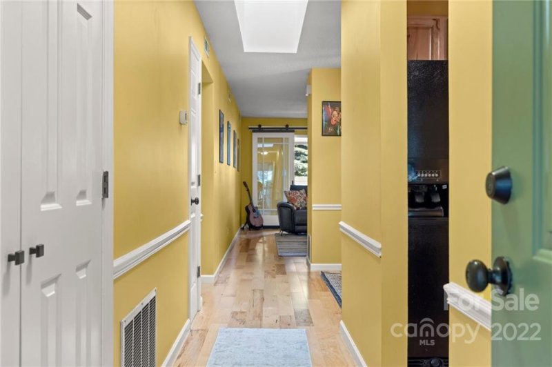 Property image 3 at 2504 Vineyard Boulevard, Asheville, NC 28805