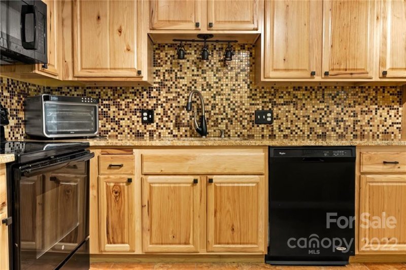 Property image 4 at 2504 Vineyard Boulevard, Asheville, NC 28805