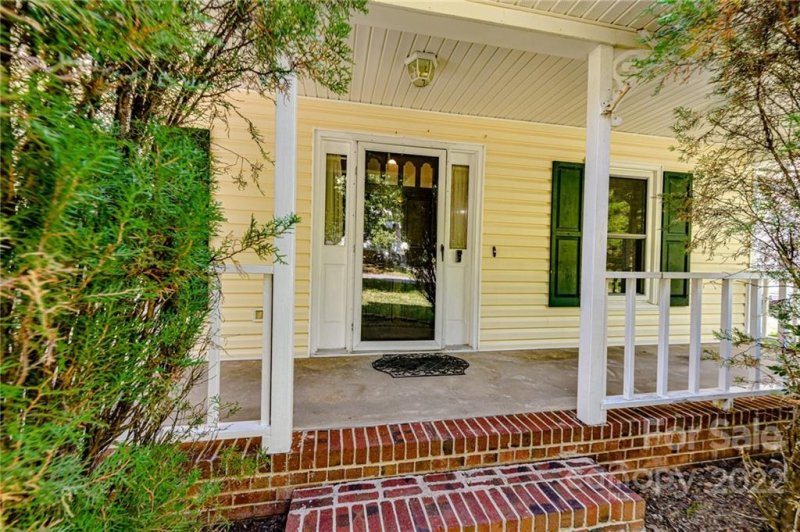 Property image 2 at 8630 Rittenhouse Circle, Charlotte, NC 28270