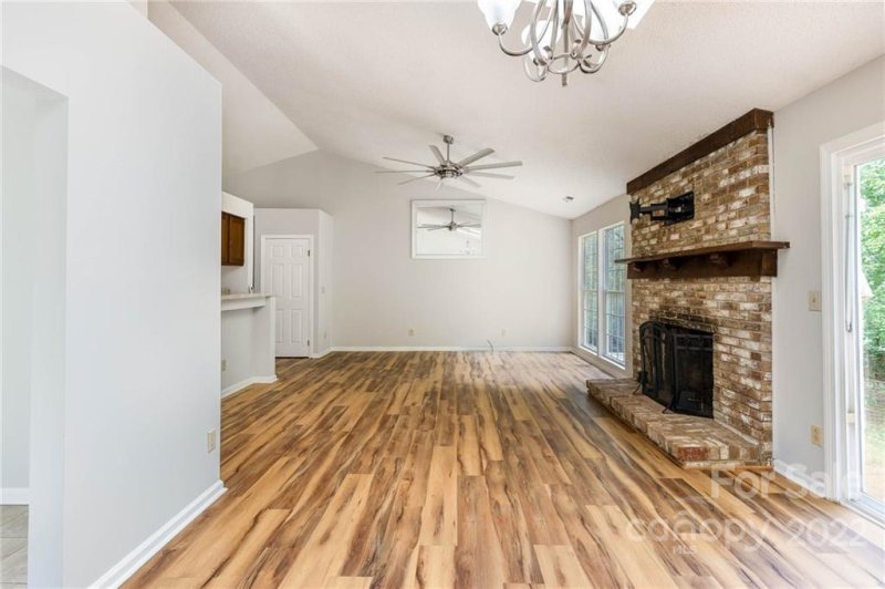 Property image 4 at 11100 Deerpath Court, Charlotte, NC 28262