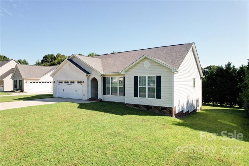 Property image 2 at 200 Jersey Boulevard, Dallas, NC 28034