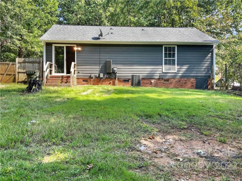 Property image 5 at 7201 Lancashire Drive, Mint Hill, NC 28227