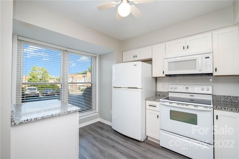 Property image 5 at 10900 Carmel Crossing Road, Charlotte, NC 28226