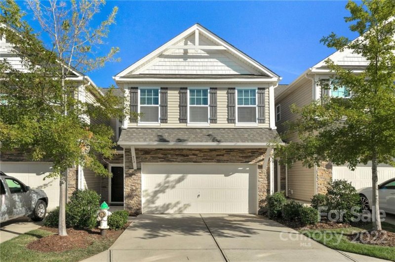 932 Summerlake Drive
