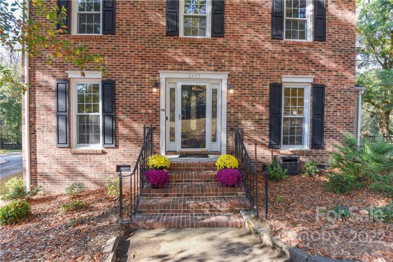 Property image 2 at 2437 Bergen Court, Charlotte, NC 28210