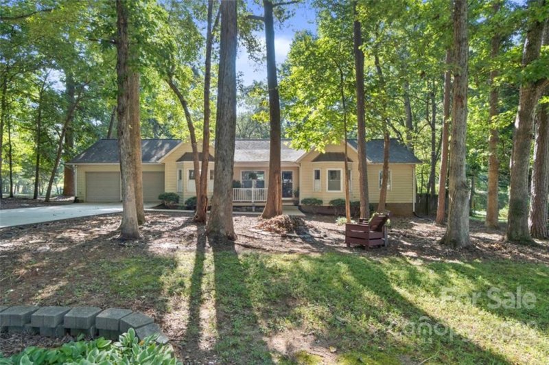 Property image 3 at 1282 Canseco Lane, Hickory, NC 28602