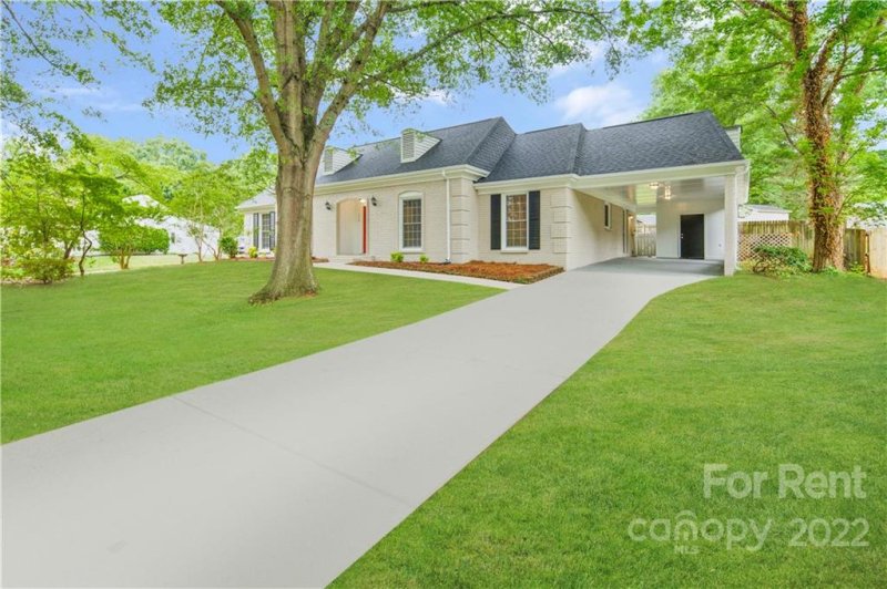 Property image 2 at 214 Armstrong Drive, Belmont, NC 28012