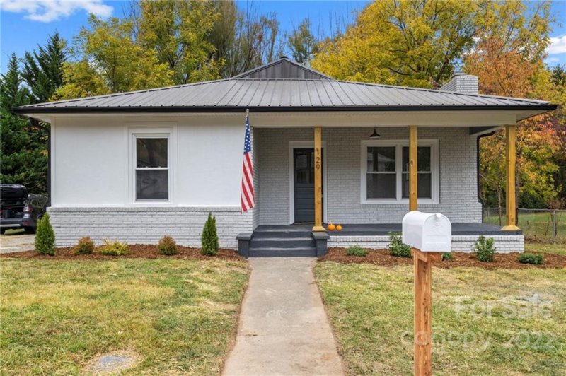 Property image 2 at 129 Edwards Avenue, Swannanoa, NC 28778