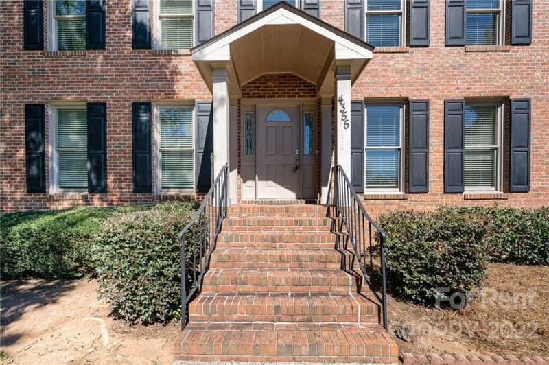 Property image 4 at 4355 Old Saybrook Court, Charlotte, NC 28211