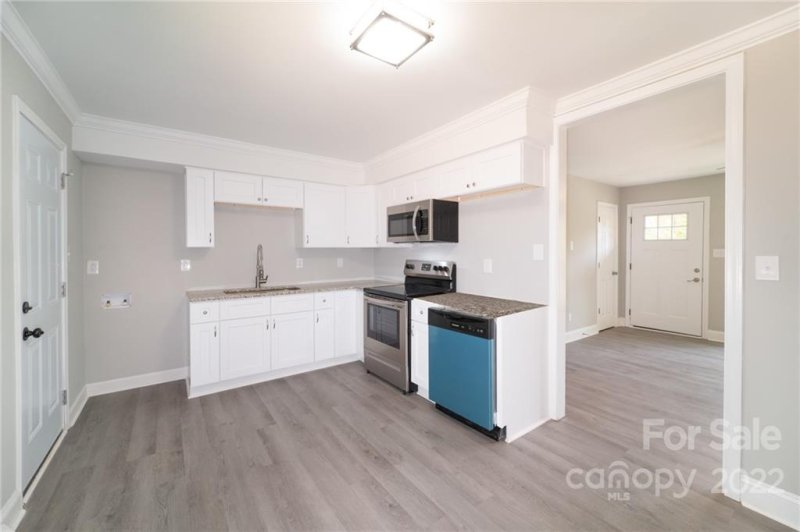 Property image 4 at 706 Dunbrook Lane, Charlotte, NC 28217