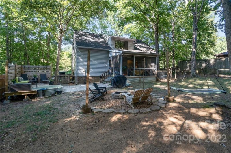Property image 2 at 7615 Zermatt Lane, Charlotte, NC 28226