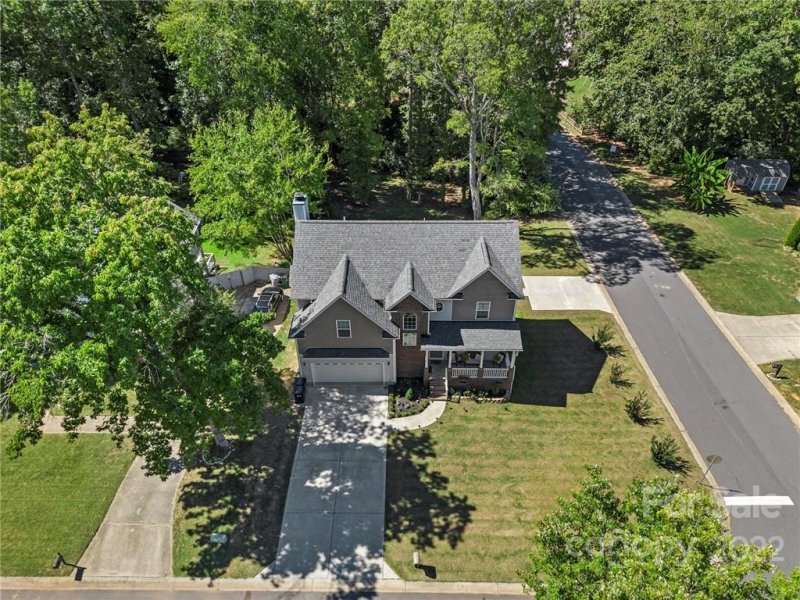 Property image 3 at 6821 Loretta Place, Charlotte, NC 28215