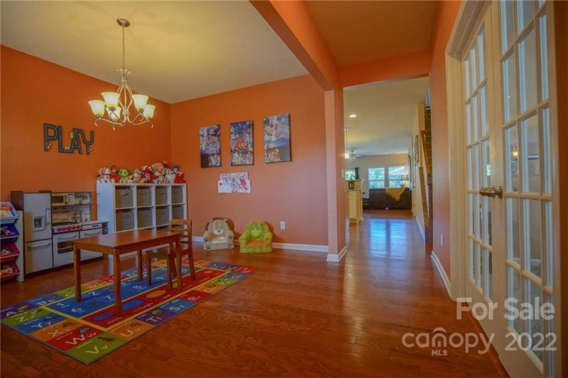 Property image 3 at 11124 Chapeclane Road, Charlotte, NC 28278