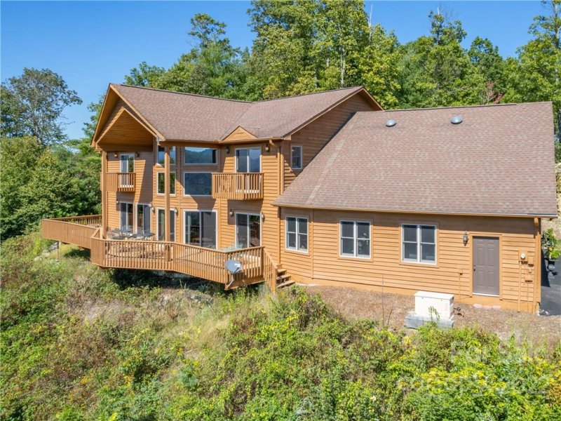 Property image 2 at 41 Hunters Trail, Hendersonville, NC 28739