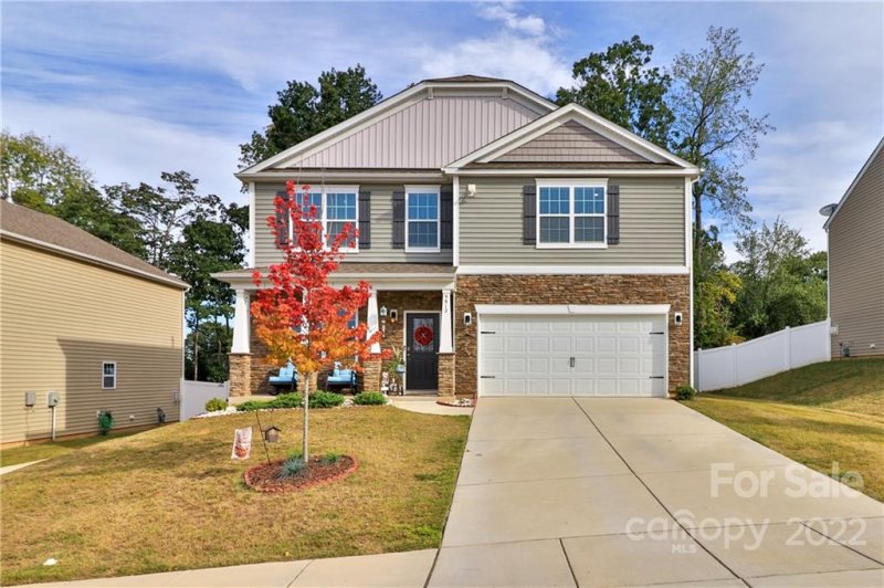 Property image 2 at 9812 Oak Barrel Lane, Charlotte, NC 28215