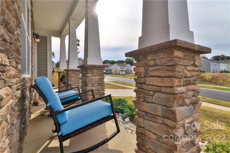 Property image 3 at 9812 Oak Barrel Lane, Charlotte, NC 28215