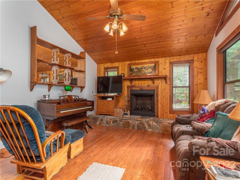 Property image 3 at 18 Twin Forks Drive, Canton, NC 28716