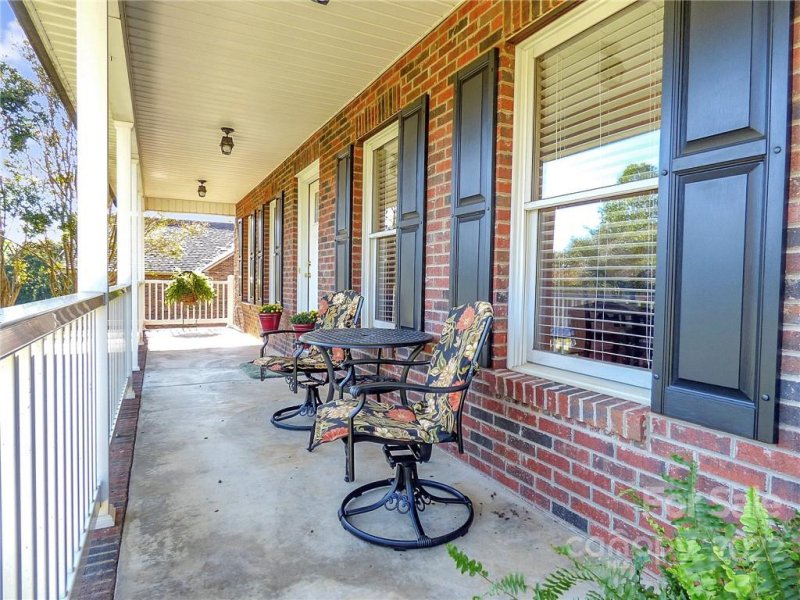 Property image 2 at 6584 Forest Creek Drive, Denver, NC 28037