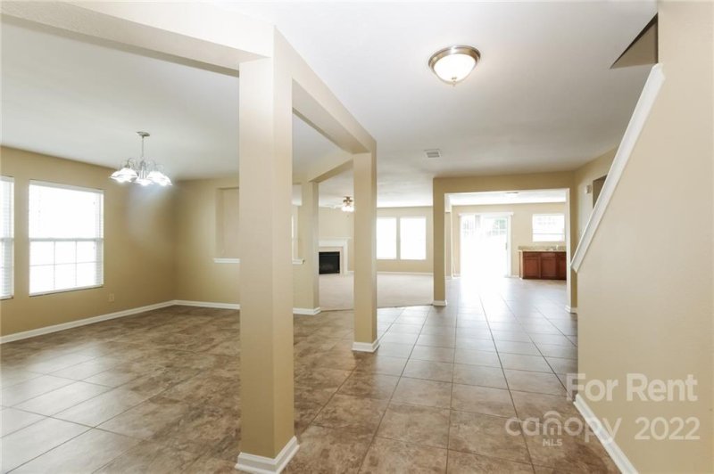 Property image 4 at 9512 Weston Woods Lane, Charlotte, NC 28216