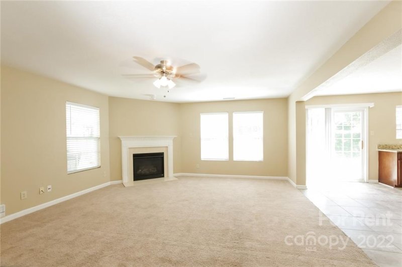 Property image 5 at 9512 Weston Woods Lane, Charlotte, NC 28216