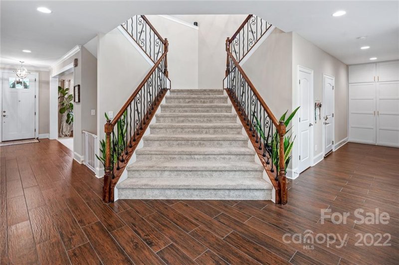 Property image 2 at 135 Holton Lane, Mooresville, NC 28117