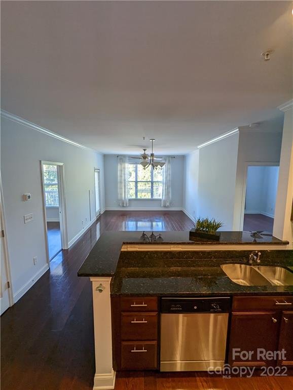 Property image 4 at 1000 E Woodlawn Road, Charlotte, NC 28209