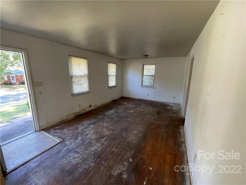 Property image 2 at 2921 Ravencroft Drive, Charlotte, NC 28208