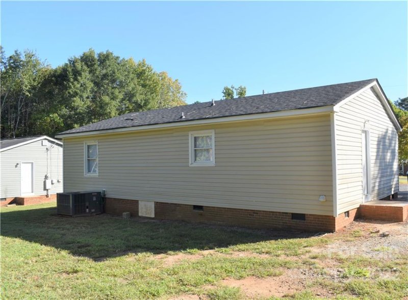 Property image 3 at 673 Kilborne Drive, Gastonia, NC 28052