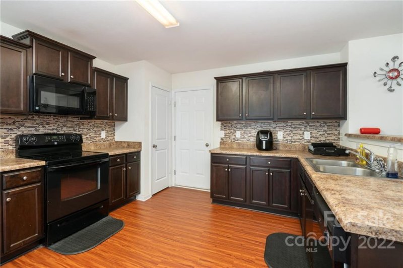Property image 4 at 5302 Swearngan Road, Charlotte, NC 28216