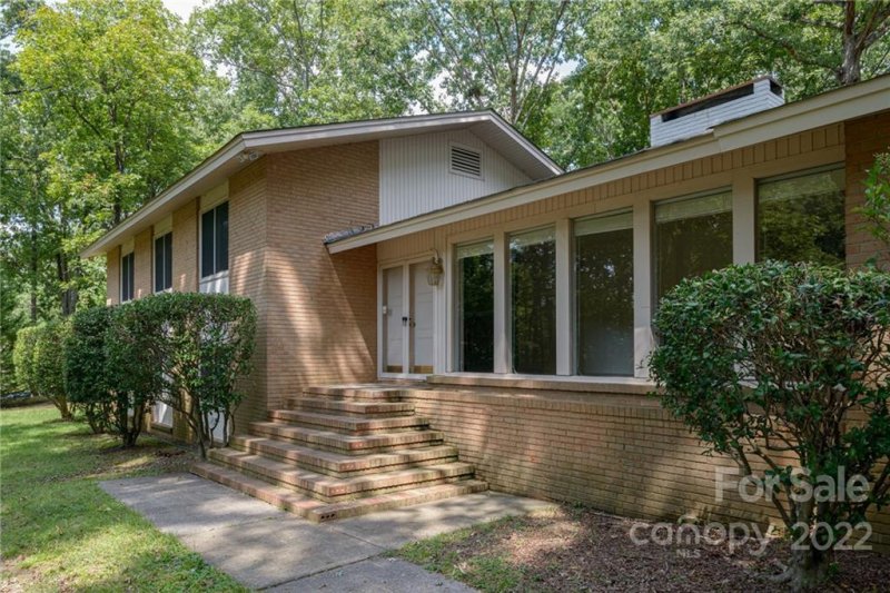 Property image 4 at 4123 Kingswood Road, Charlotte, NC 28226